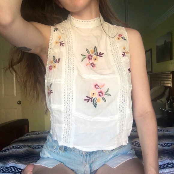 Forever 21 Tops - Forever 21 boho embroidered top!